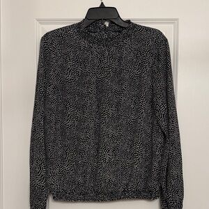Bobeau black and white blouse in size large